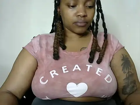 Snapshot of Brown_sexy chatting on January 28, 2:43 am Brown sexy online show from January 28, 2:43 am