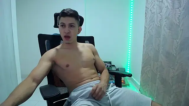 Snapshot of Iam_yourbabyprincess_XD chatting on December 13, 7:36 am Iam yourbabyprincess XD online show from December 13, 7:36 am