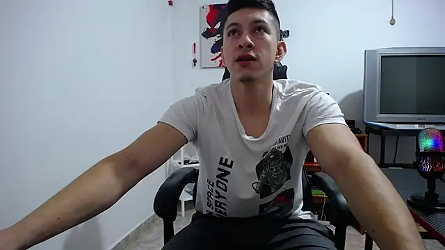 Snapshot of Iam_yourbabyprincess_XD chatting on October 31, 11:06 pm Iam yourbabyprincess XD online show from October 31, 11:06 pm