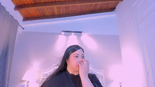 CloeConnelly online show from February 3, 7:29 am