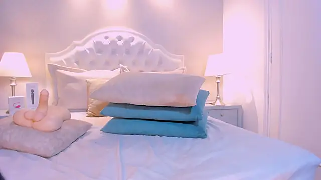 CloeConnelly online show from March 22, 11:20 pm