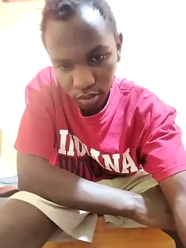 Snapshot of Sexy-prince chatting on February 19, 10:23 am Sexy-prince online show from February 19, 10:23 am