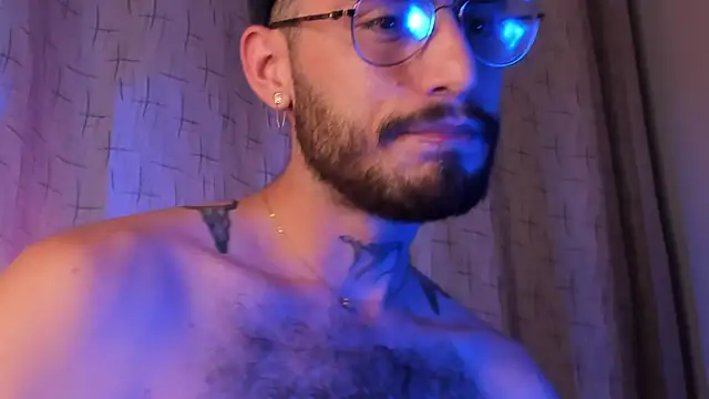 axel giracr online show from January 26, 11:39 pm