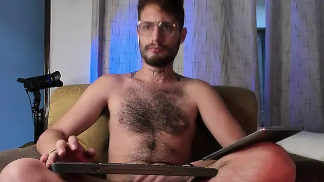 axel giracr online show from February 8, 9:57 pm