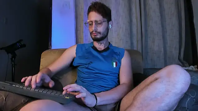 axel giracr online show from February 11, 12:49 am