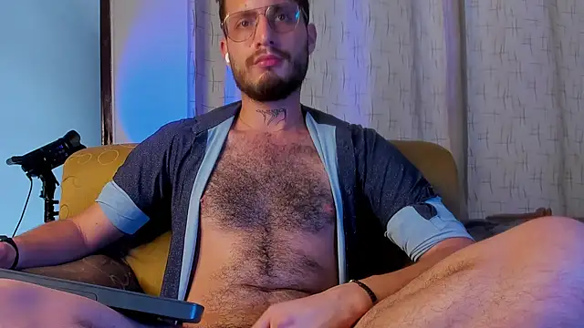 axel giracr online show from March 9, 9:46 pm