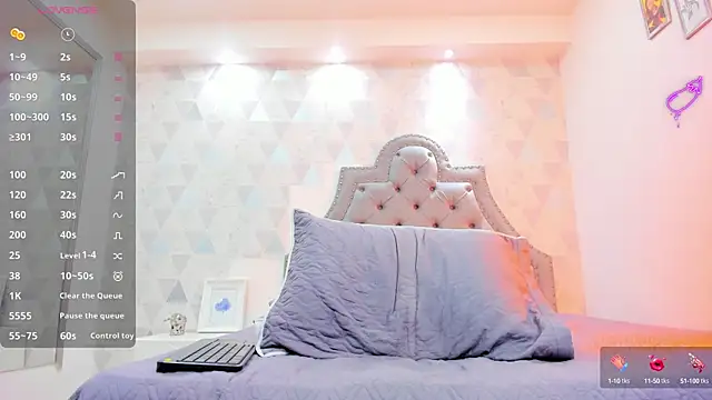 JacksonMuller  online show from December 4, 3:32 pm