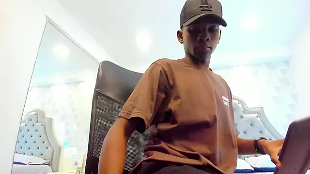 JacksonMuller  online show from December 13, 2:05 pm