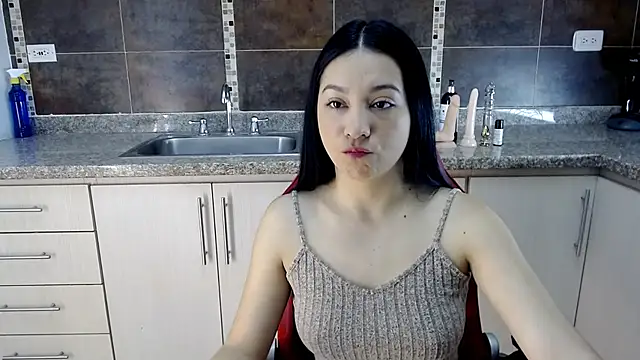 Lila Pinky online show from January 27, 2:02 pm