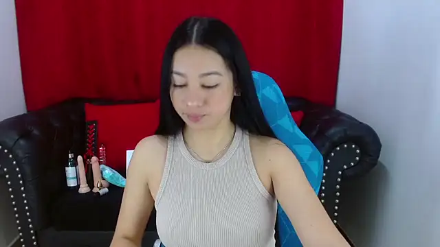 Lila Pinky online show from March 1, 2:02 pm