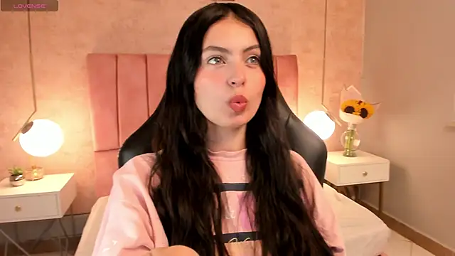 magic fernanda online show from March 19, 9:05 pm