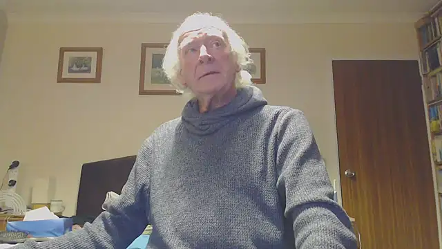 WaverlyKernow online show from January 12, 9:51 pm