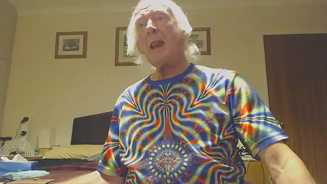 WaverlyKernow online show from January 17, 8:22 pm