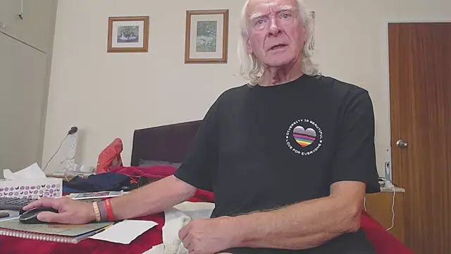 WaverlyKernow online show from October 11, 1:42 pm