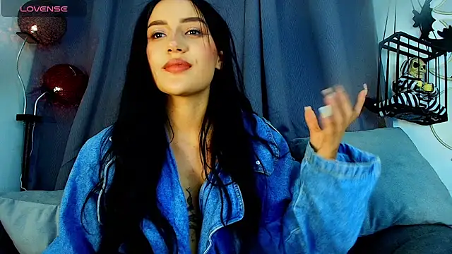 natashapridee  online show from February 6, 11:48 pm