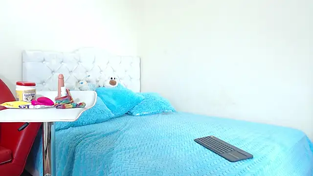 luna hoott online show from March 8, 7:53 pm