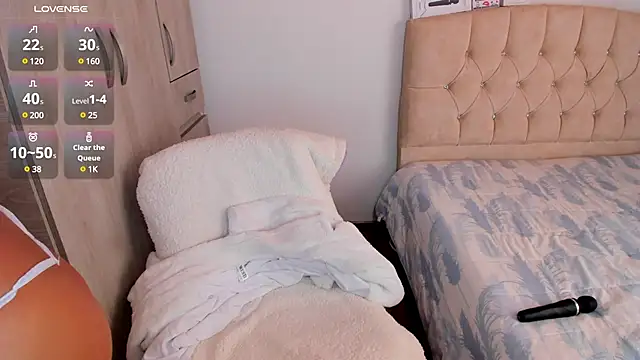 emily1  online show from December 2, 4:20 pm