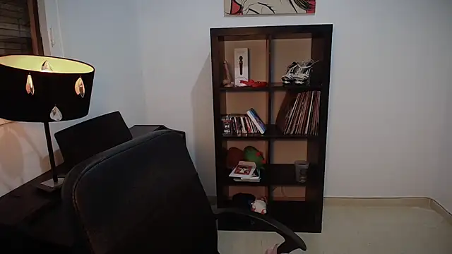 Snapshot of Windy_butterfly chatting on September 25, 7:28 pm Windy butterfly online show from September 25, 7:28 pm