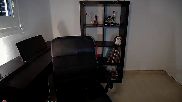 Snapshot of Windy_butterfly chatting on October 25, 10:01 am Windy butterfly online show from October 25, 10:01 am