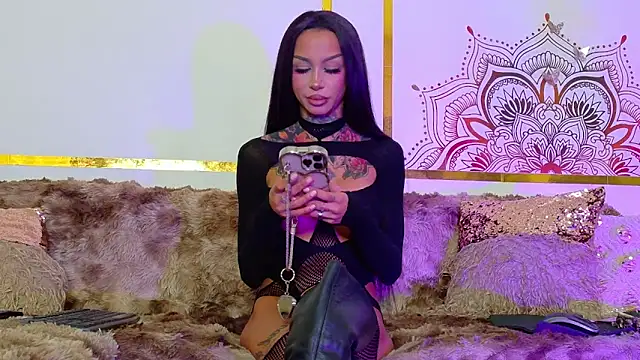 PandoraVolkov online show from October 3, 6:05 pm