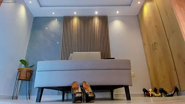 Katherinlevinee1 online show from December 16, 10:34 pm