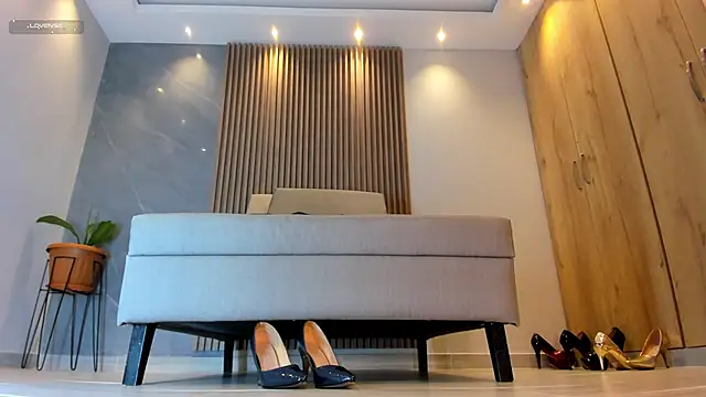 Katherinlevinee1 online show from March 18, 10:48 pm