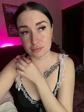 Roxana Bell online show from March 12, 4:46 pm