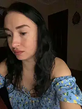 Roxana Bell online show from October 5, 7:23 pm