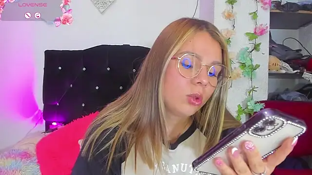 little tifanny82 online show from February 26, 2:36 pm