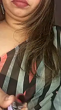 Snapshot of Ravina_patil1 chatting on February 14, 7:23 pm Ravina patil1 online show from February 14, 7:23 pm