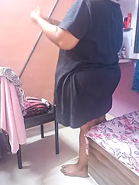 Snapshot of Ravina_patil1 chatting on February 16, 12:30 am Ravina patil1 online show from February 16, 12:30 am