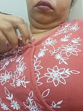 Snapshot of Ravina_patil1 chatting on November 9, 7:45 pm Ravina patil1 online show from November 9, 7:45 pm