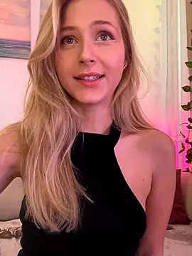 Snapshot of LunaRase chatting on September 18, 11:23 am LunaRase online show from September 18, 11:23 am