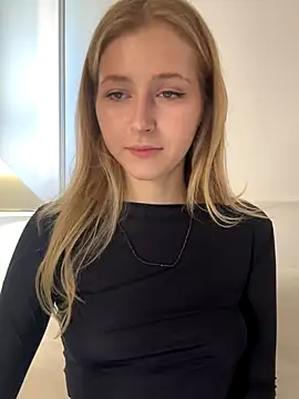 Snapshot of LunaRase chatting on September 28, 10:31 am LunaRase online show from September 28, 10:31 am