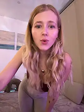 Snapshot of LunaRase chatting on November 9, 3:32 pm LunaRase online show from November 9, 3:32 pm