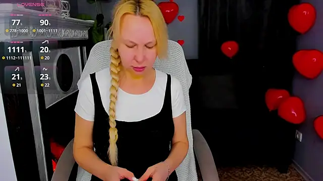 Snapshot of Anny_Jey_ chatting on February 15, 6:01 pm Anny Jey online show from February 15, 6:01 pm