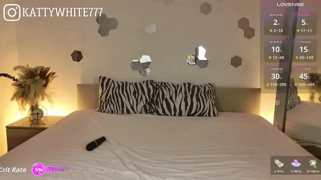 -KATTY- online show from October 19, 10:43 pm