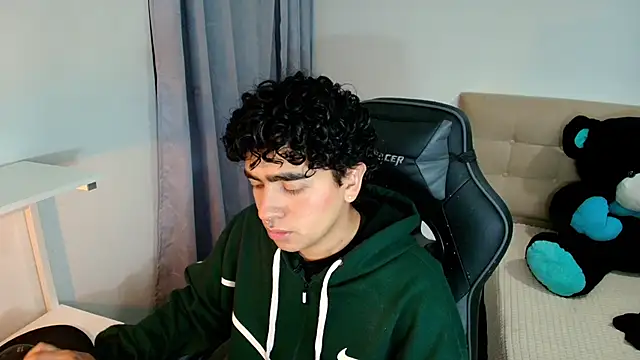  nickconnor01 online show from December 10, 11:40 pm