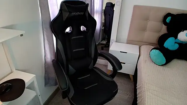  nickconnor01 online show from December 11, 7:14 pm