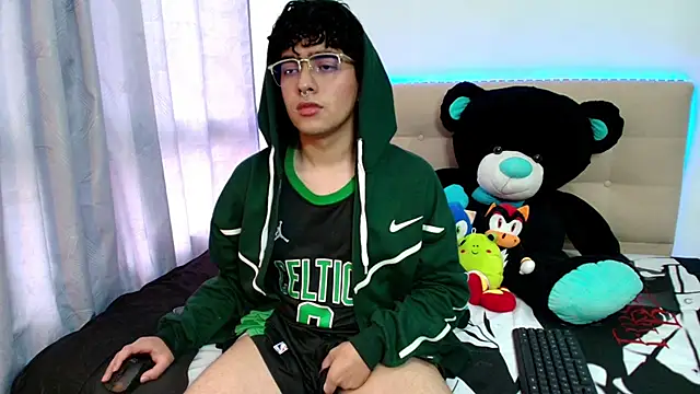  nickconnor01 online show from December 15, 10:04 pm