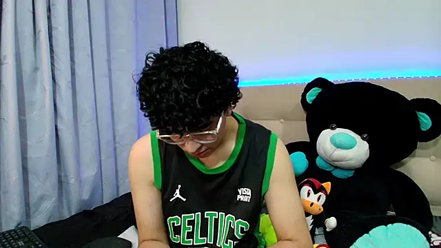  nickconnor01 online show from December 16, 1:10 am