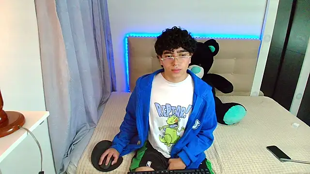  nickconnor01 online show from January 2, 10:55 pm