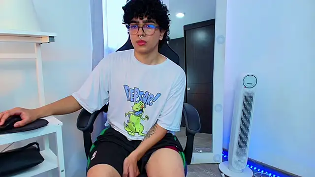  nickconnor01 online show from January 15, 4:21 pm