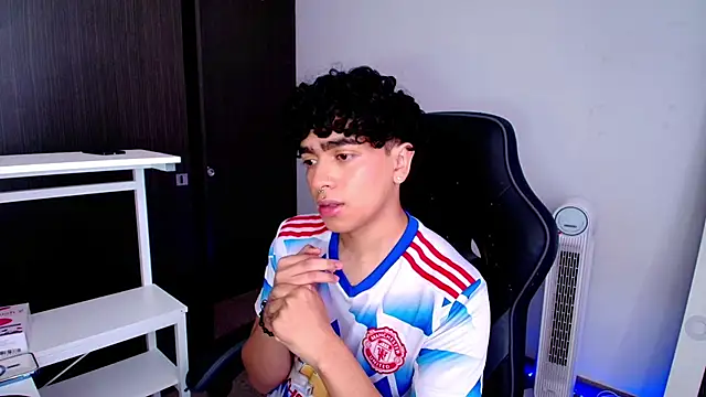  nickconnor01 online show from January 31, 6:03 pm