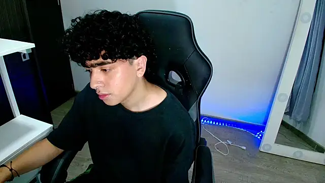  nickconnor01 online show from February 3, 11:36 pm