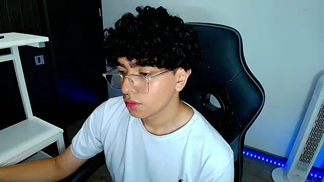  nickconnor01 online show from February 6, 10:43 pm