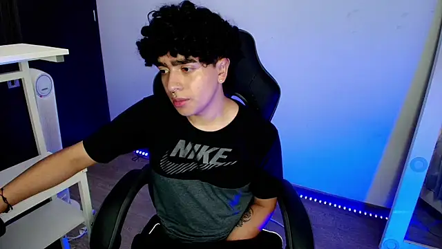  nickconnor01 online show from February 7, 10:41 pm