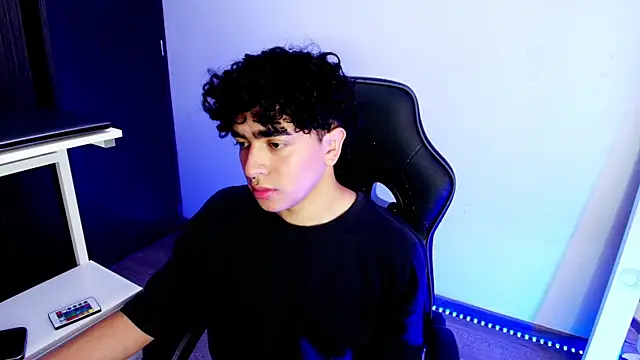  nickconnor01 online show from February 11, 7:05 pm