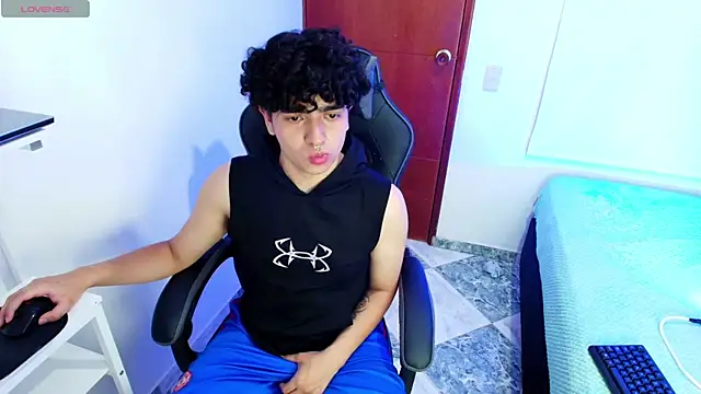  nickconnor01 online show from March 14, 12:32 am