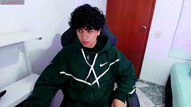  nickconnor01 online show from March 15, 11:17 pm